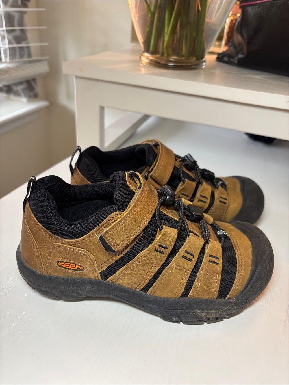 Keen Kids Tan & Black Closed-Toe Outdoor Sneakers